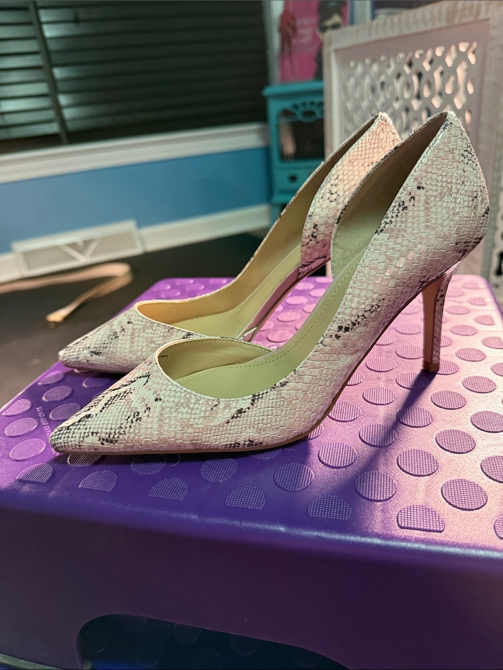 White House Black Market Pink Snake-Print Pointed-Toe Stiletto Pumps